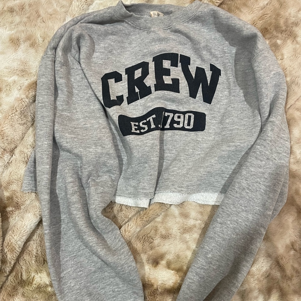 Brandy Melville Cropped Crewneck -OS